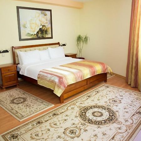 Hotel Nemira 斯兰默多瓦 外观 照片