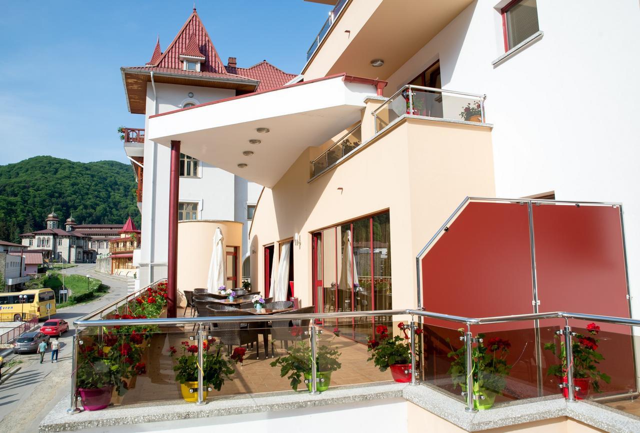 Hotel Nemira 斯兰默多瓦 外观 照片