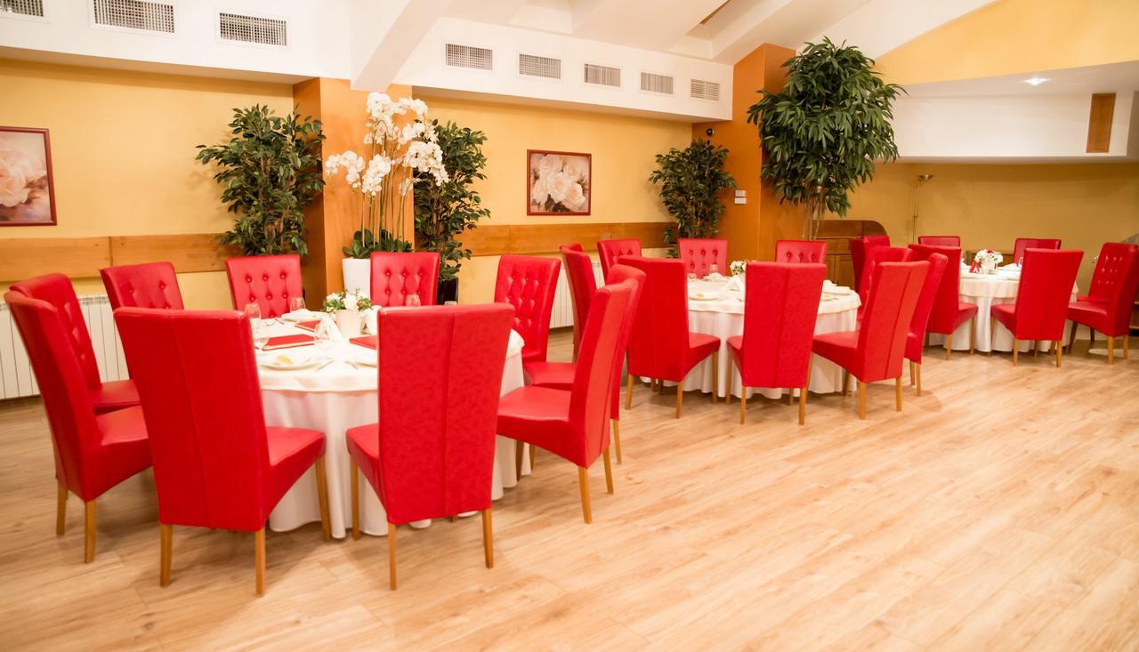 Hotel Nemira 斯兰默多瓦 外观 照片